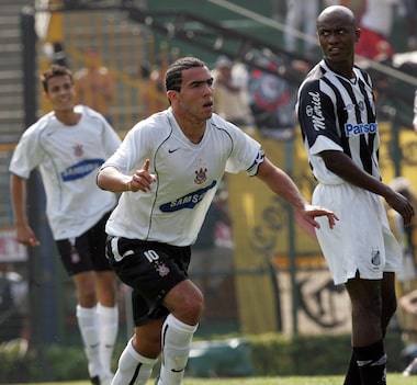 Da indústria às bets: como a economia mudou os patrocinadores do futebol brasileiro