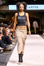 Yasmin Brunet é a modelo mais aguardada da estreia do Metrópoles Catwalk