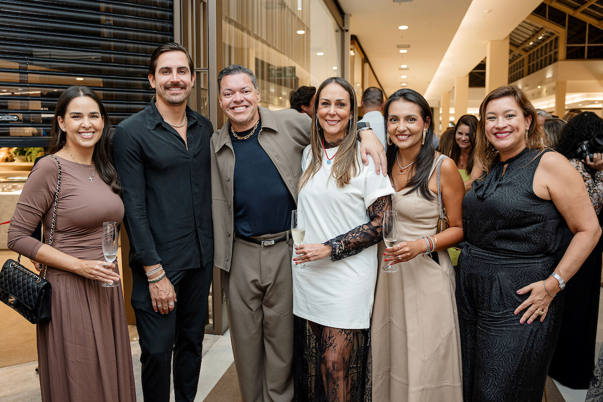 Amanda Adjuto, Guilherme Bussamra, Tiago Conde, Liliane de Carvalho, Marina Mota e Raquel Cândido