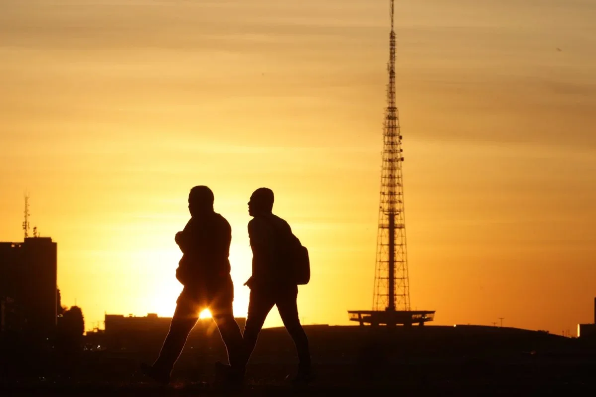 DF tem alerta de baixa umidade e temperaturas podem chegar a 33°C