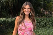 Antonela Braga, de 17 anos, é tiktoker e influenciadora e conquistou milhões de seguidores nas redes sociais mostrando o seu dia a dia, além de conteúdos de moda, beleza, rotina, viagens e estilo de vida.