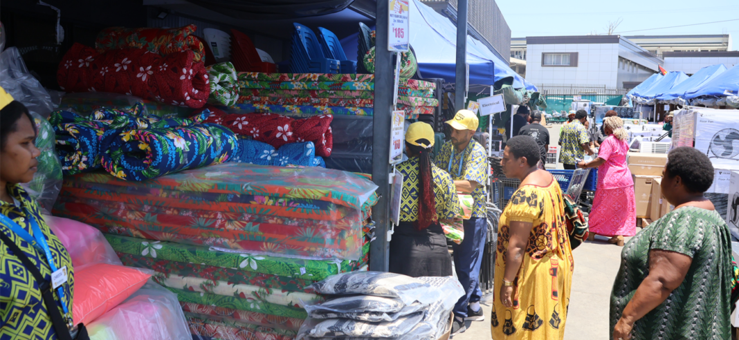 Brian Bell realiza venda de estacionamento nacional