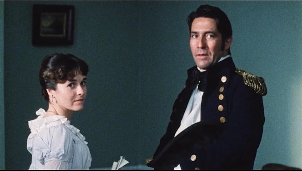Persuasão ilustra o reencontro de Anne e Wentworth, oito anos após ela ter sido persuadida a rejeitar o pedido de casamento dele — Foto: Reprodução/BBC