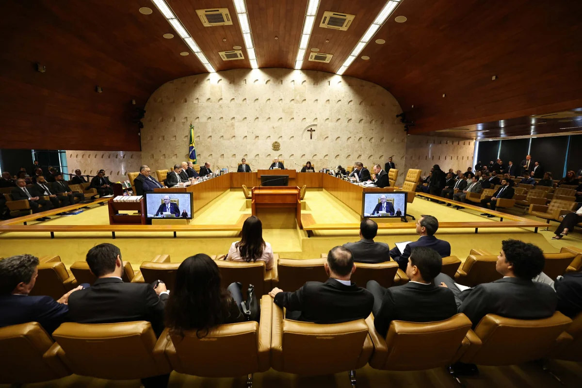 O Supremo Tribunal Federal STF sessão extraordinária investigação contra Alexandre de Moraes mensagens trocadas entre o ministro e Daniel Vorcaro caso Master Metropoles