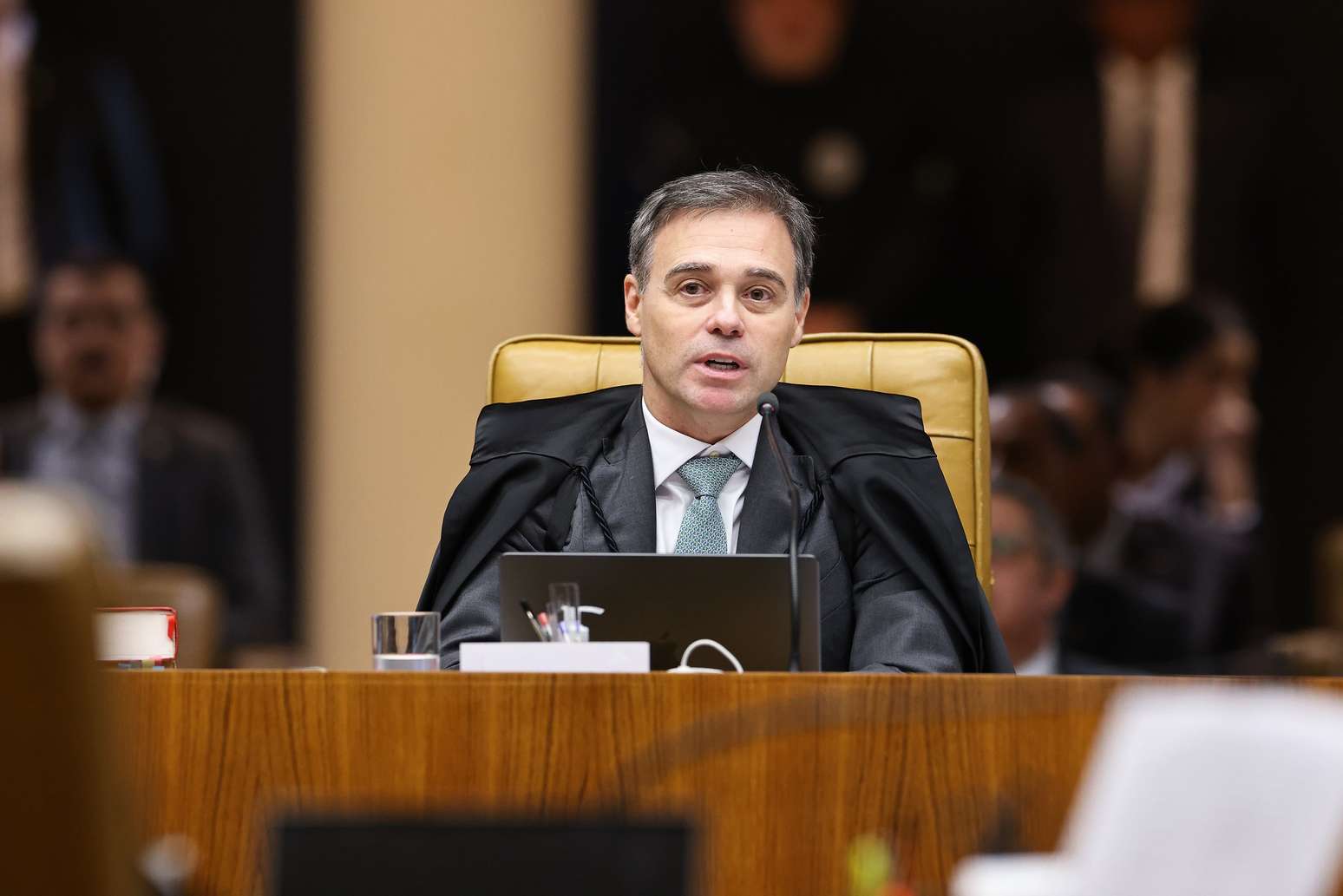 Andr&eacute; Mendon&ccedil;a durante sess&atilde;o do STF nesta ter&ccedil;a-feira, 15