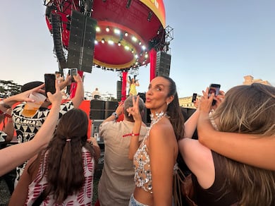 ‘Um país que divide corações’, diz Ivete Sangalo em passagem de turnê por Portugal