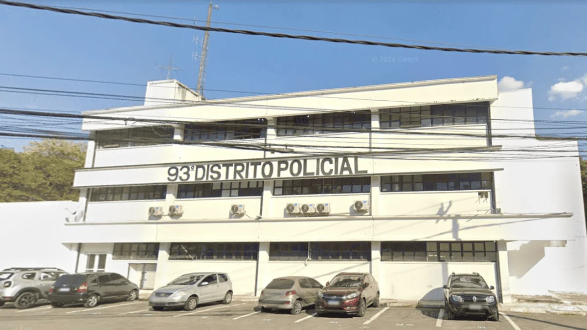 Filho de 8 anos liga para a PM e salva a mãe e 3 irmãos após ataque do pai